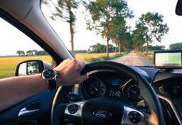 Twee auto’s voor één bedrijfsleider: mag dat in uw vennootschap?